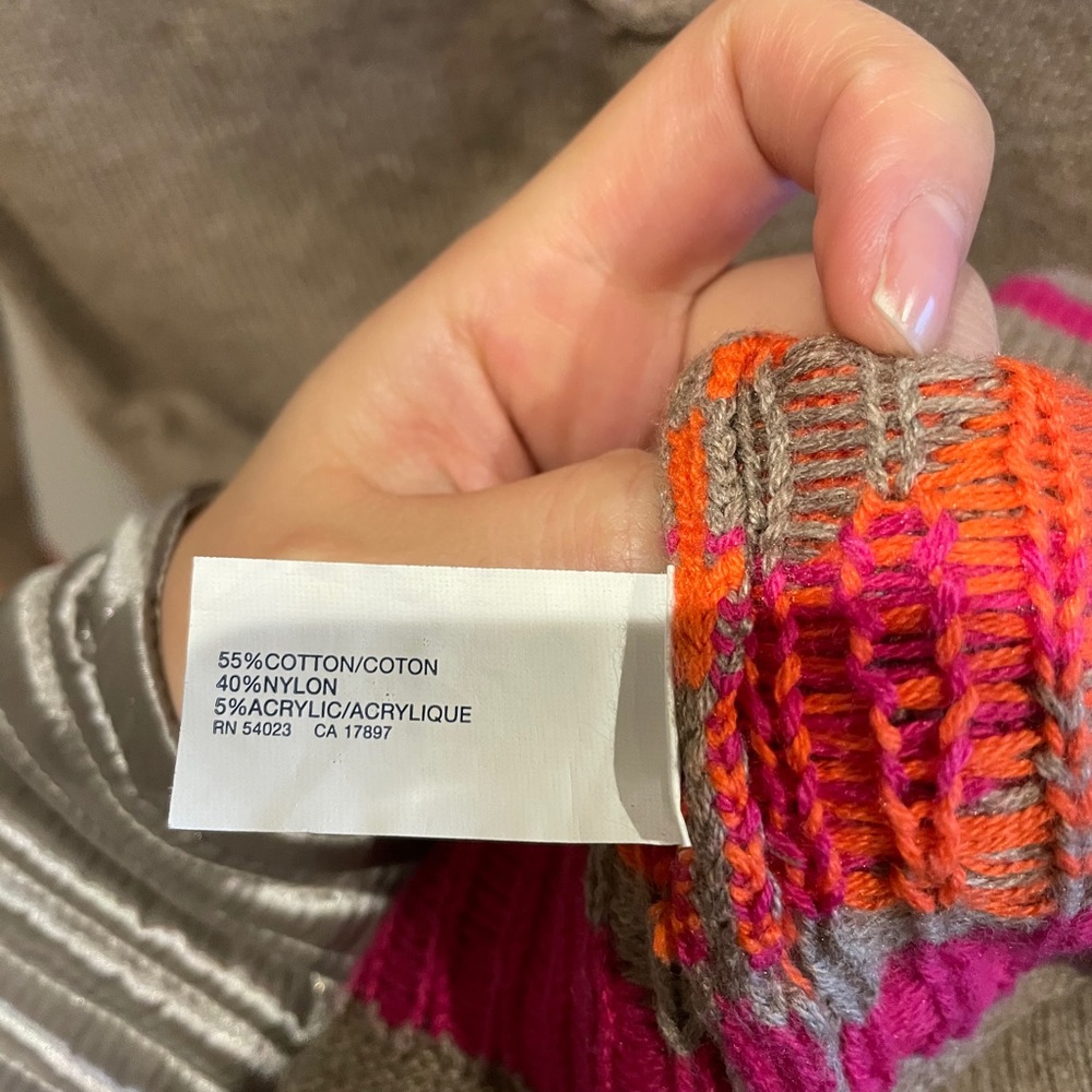 Gap Patterned Sweater - Picture 4 of 4